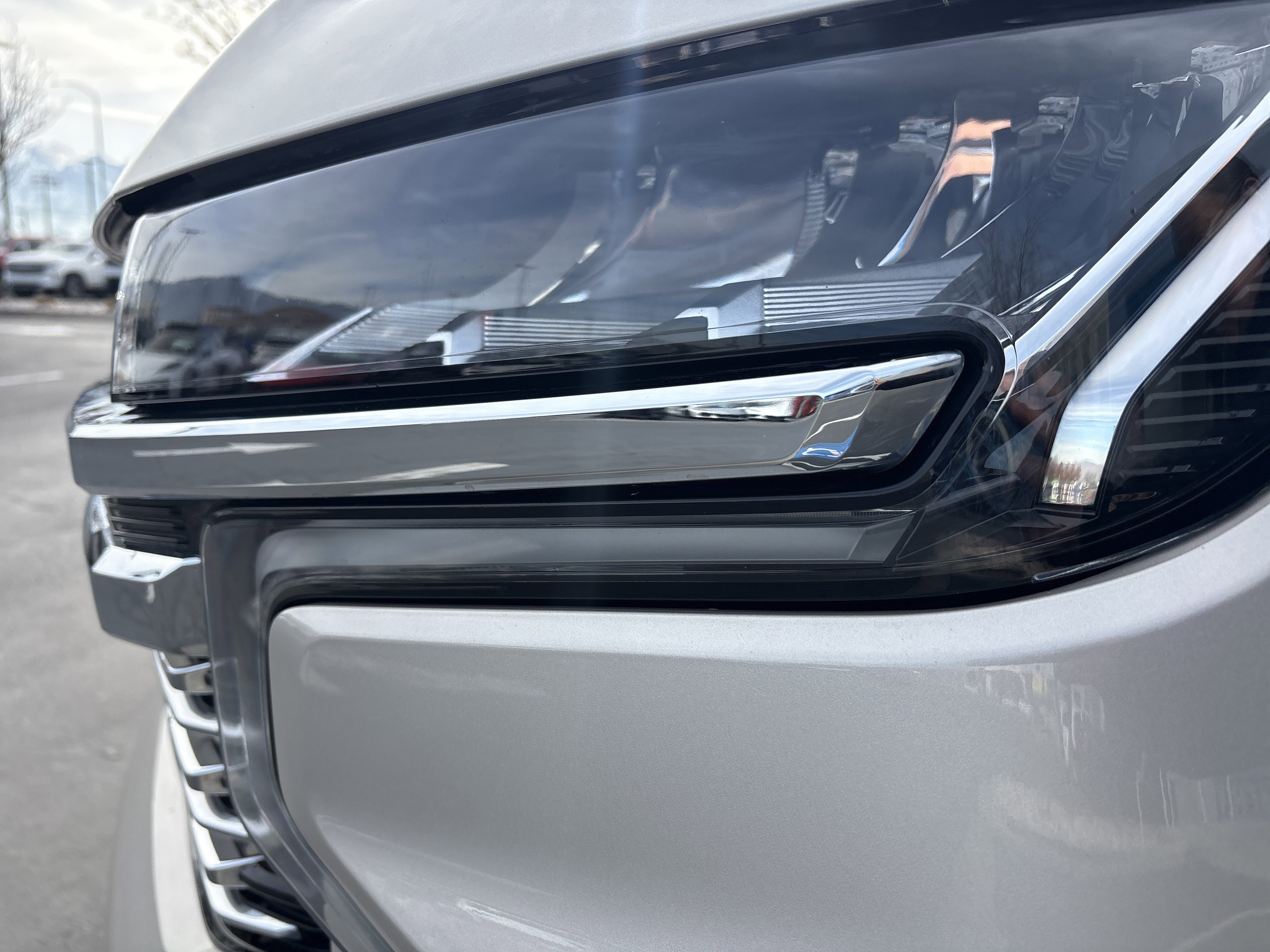 Used 2021 Chevrolet Tahoe Premier w/ Premium Package image 11