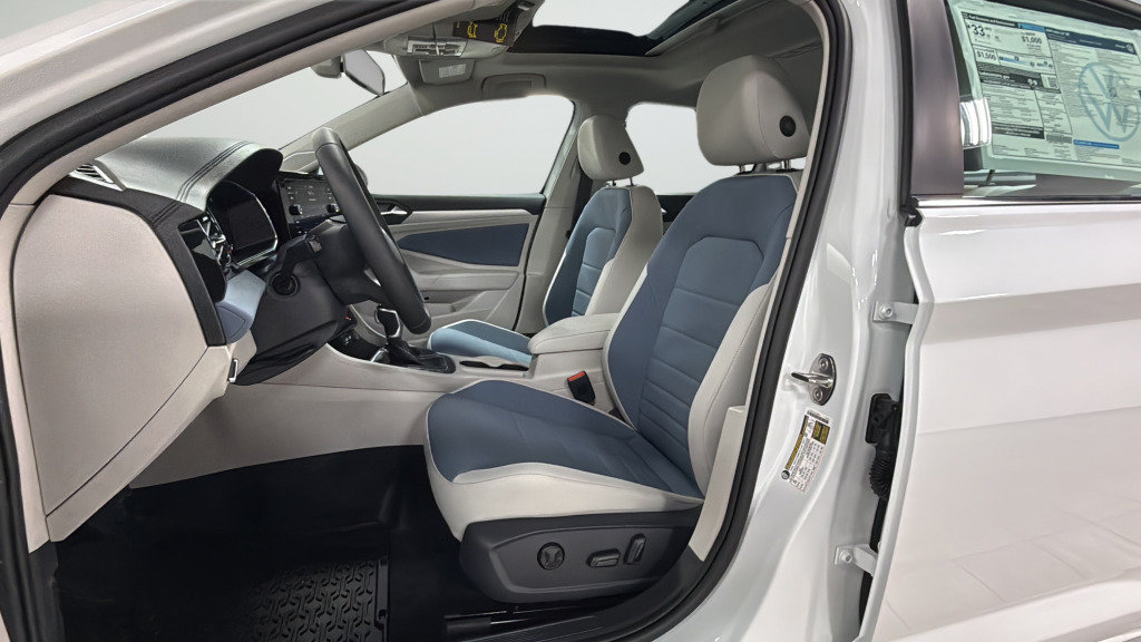 New 2026 Volkswagen Jetta SE FWD image 17