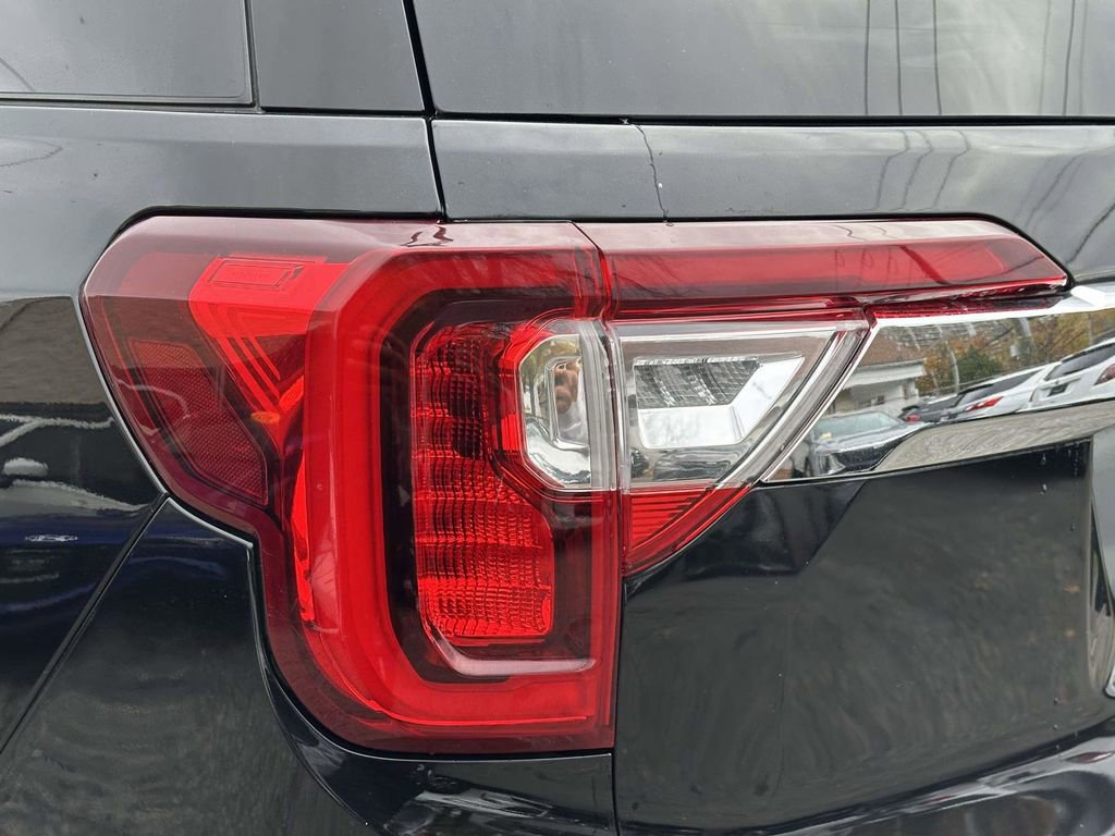 Used 2023 GMC Acadia SLE image 11