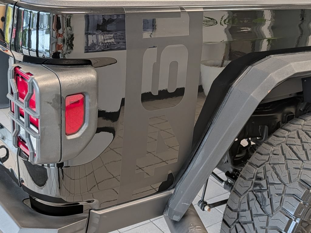 Used 2023 Jeep Gladiator Mojave AWD/4WD image 26