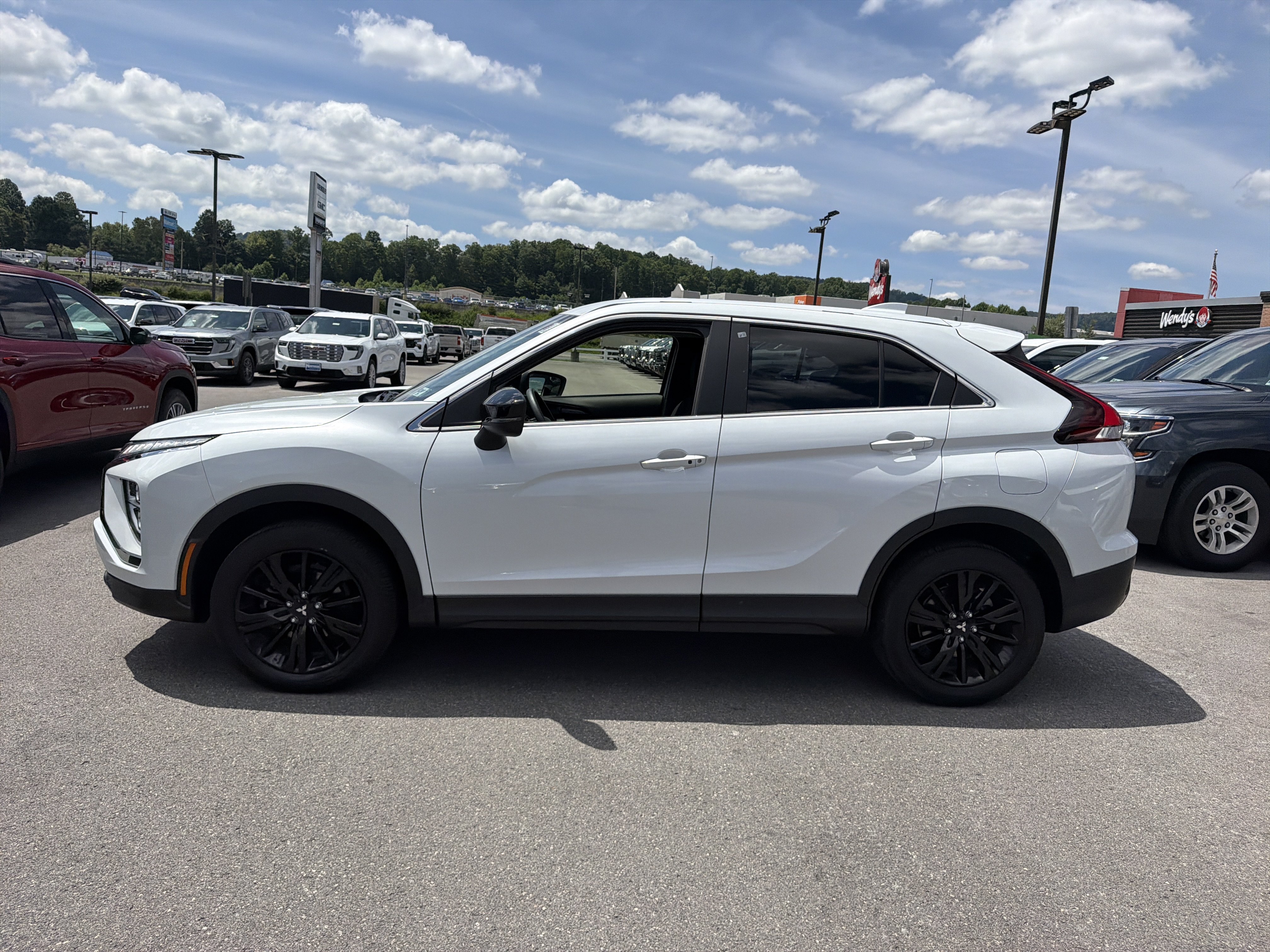 Used 2024 Mitsubishi Eclipse Cross LE AWD/4WD image 10
