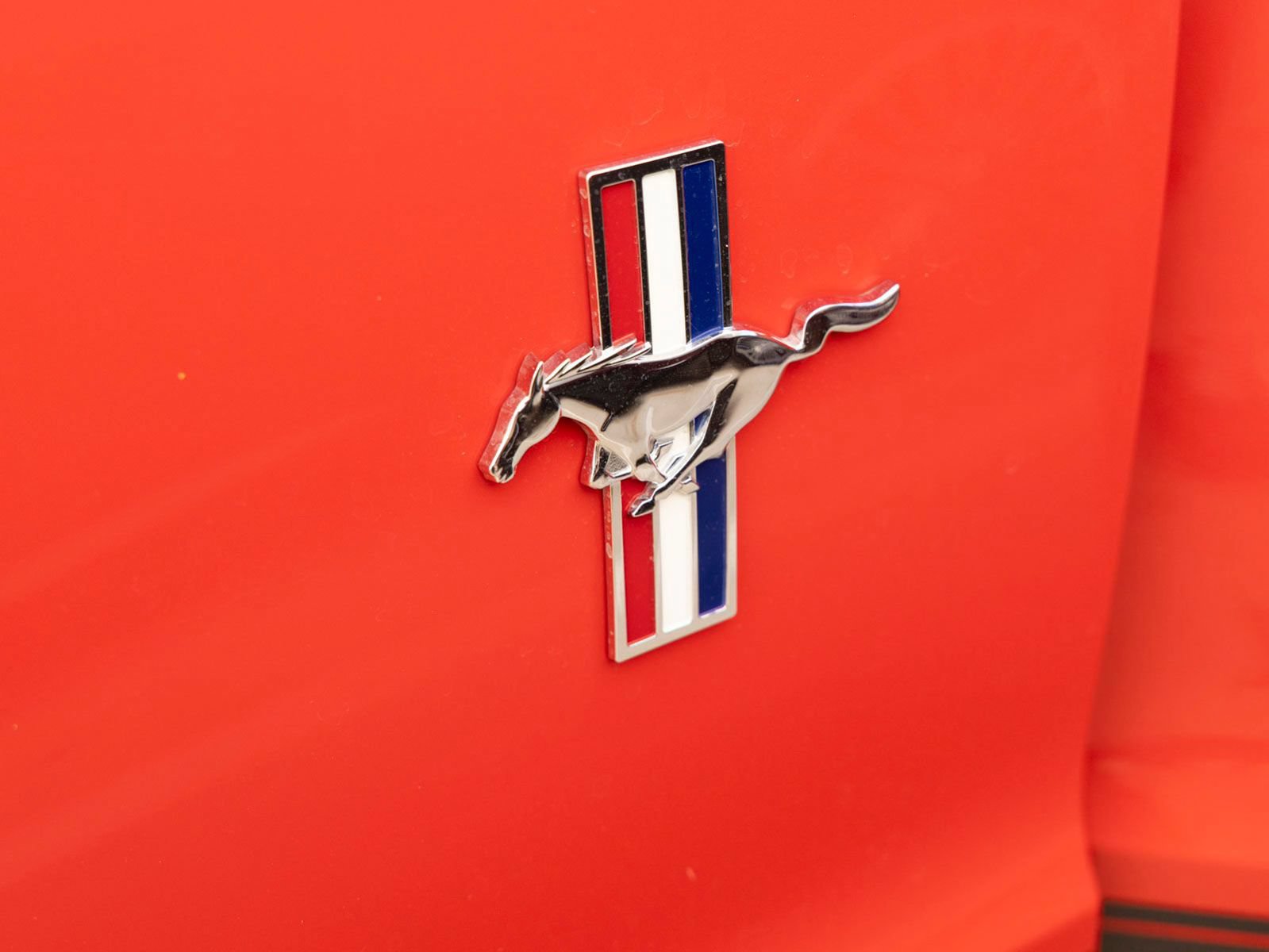 Used 2011 Ford Mustang Premium w/ 202A Rapid Spec Order Code RWD image 12