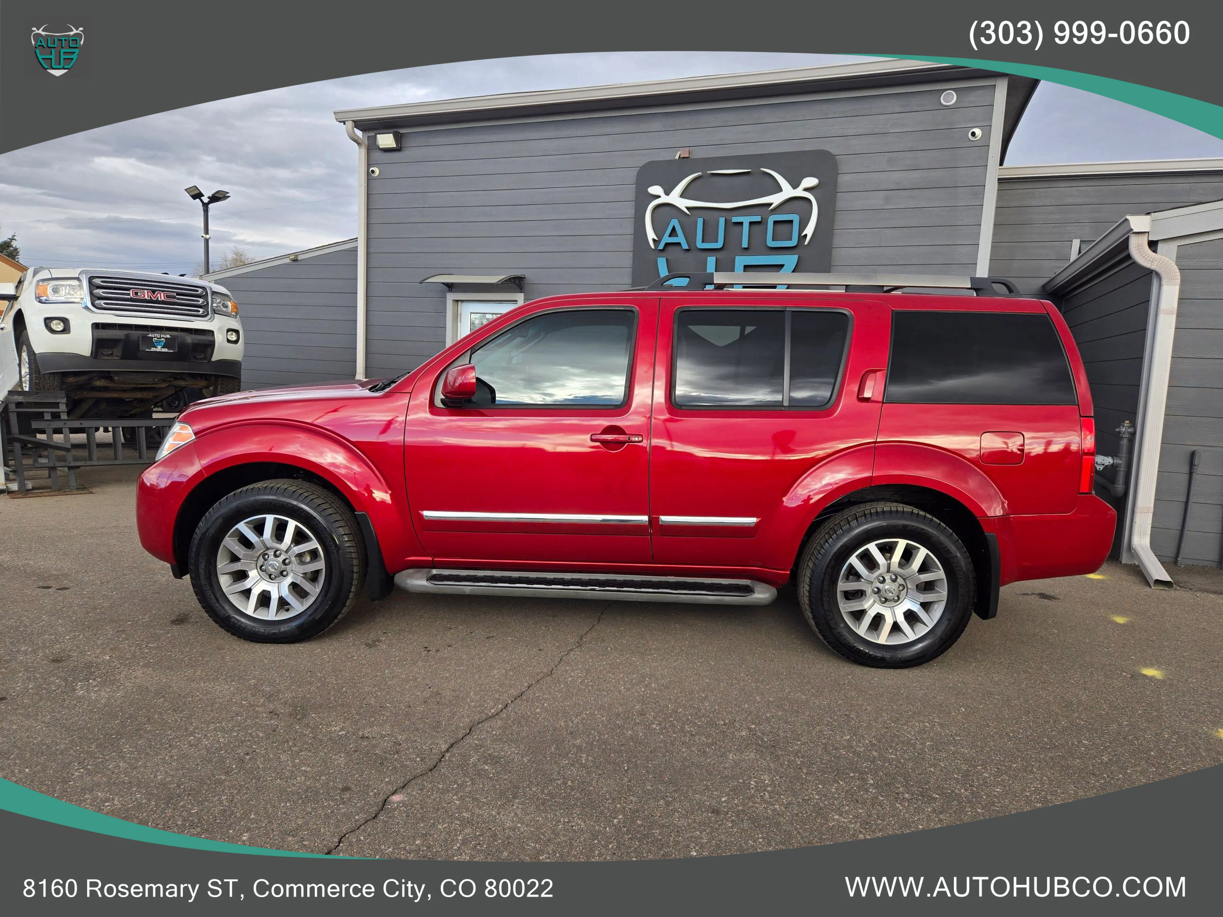 Used 2011 Nissan Pathfinder LE image 7