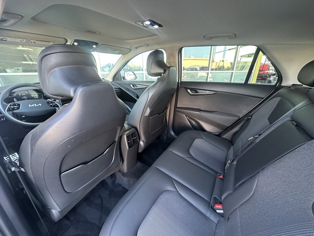 Used 2023 Kia Niro EX Touring image 39