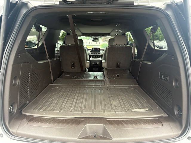 Used 2023 GMC Yukon XL SLT w/ SLT Premium Package AWD/4WD image 18