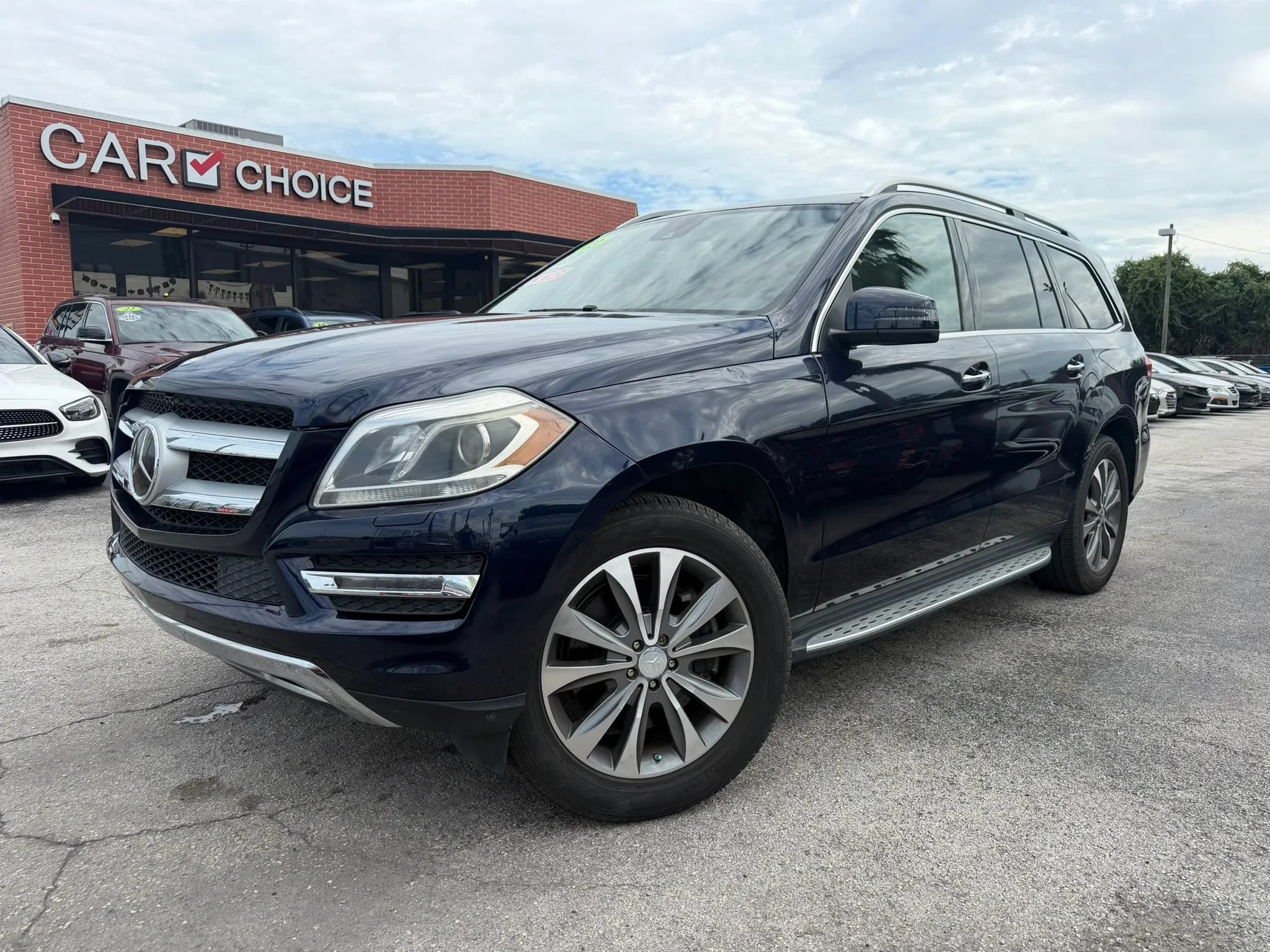 Used 2013 Mercedes-Benz GL 450 4MATIC image 1