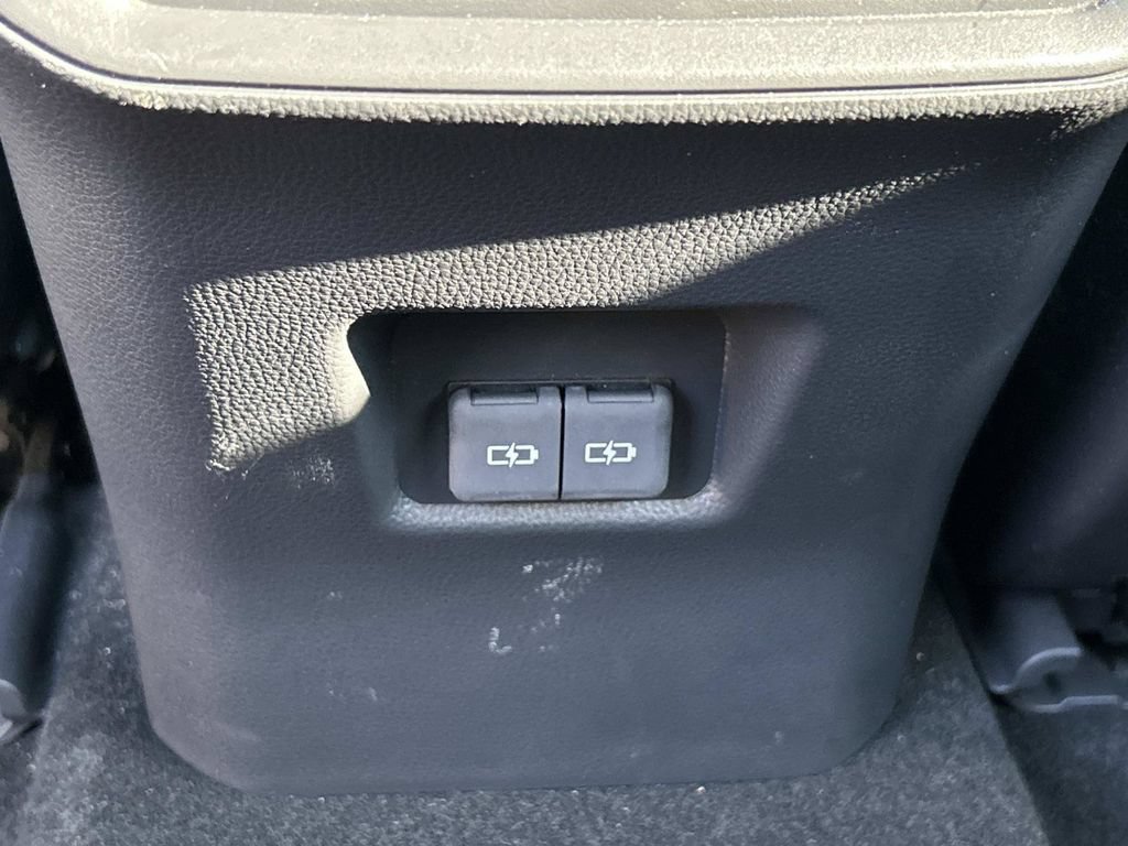 Used 2025 Toyota RAV4 XLE AWD/4WD image 20