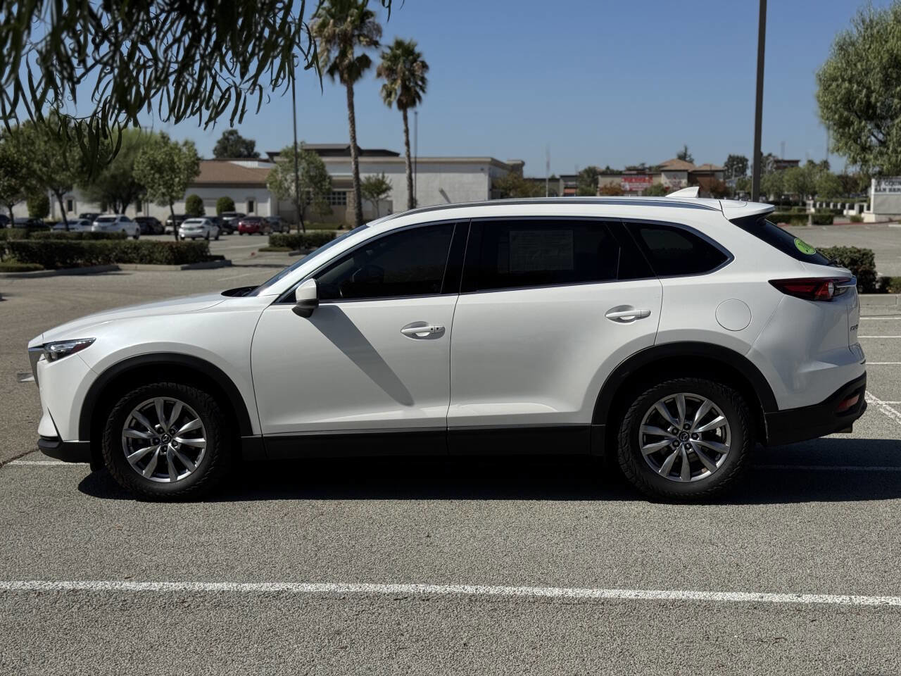 Used 2018 MAZDA CX-9 Touring w/ Touring Premium Package FWD image 4