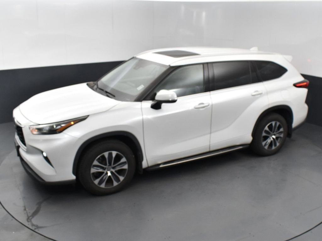 Used 2022 Toyota Highlander XLE image 20