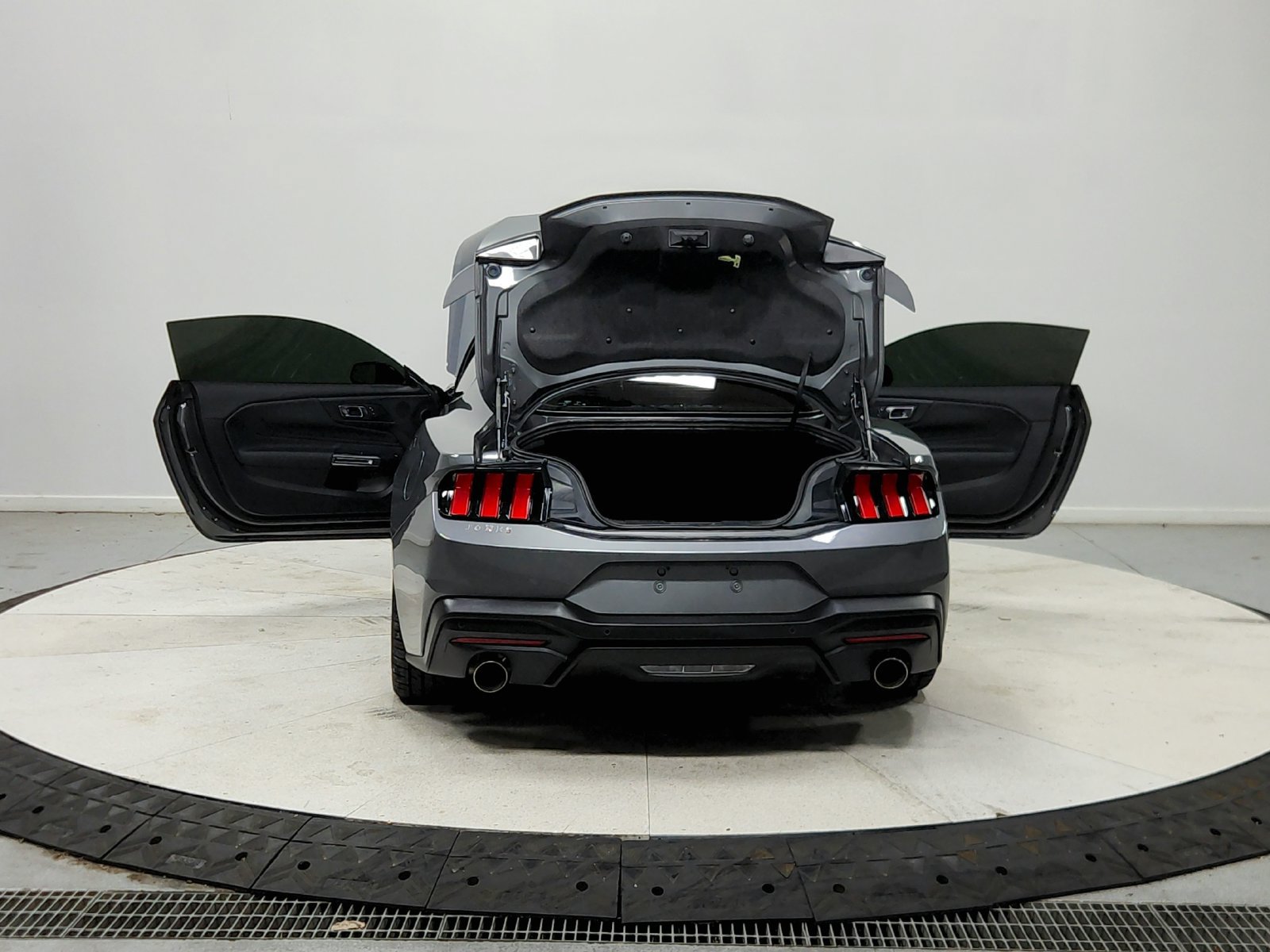 Used 2025 Ford Mustang GT Premium RWD image 15