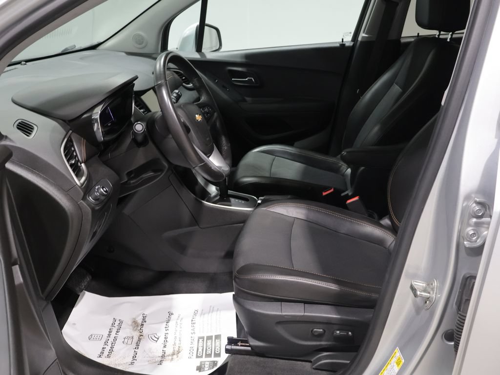Used 2018 Chevrolet Trax LT w/ LT Convenience Package AWD/4WD image 9