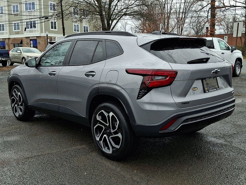 Used 2024 Chevrolet Trax RS w/ Driver Confidence Package image 5