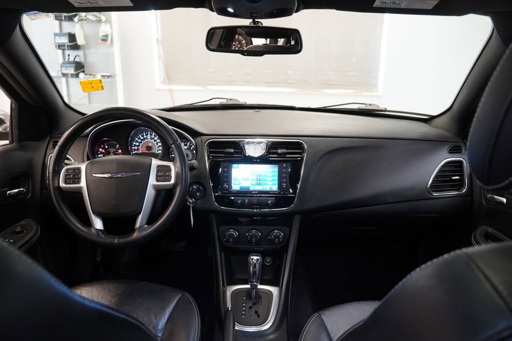 Used 2012 Chrysler 200 Limited FWD image 19