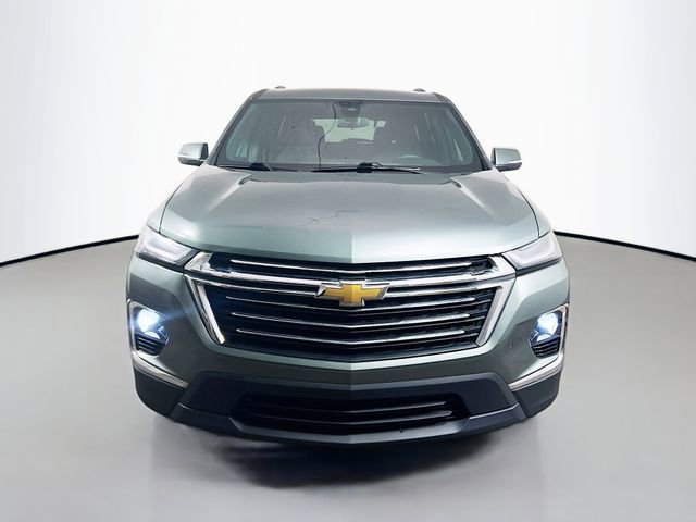 Used 2023 Chevrolet Traverse LT FWD image 2