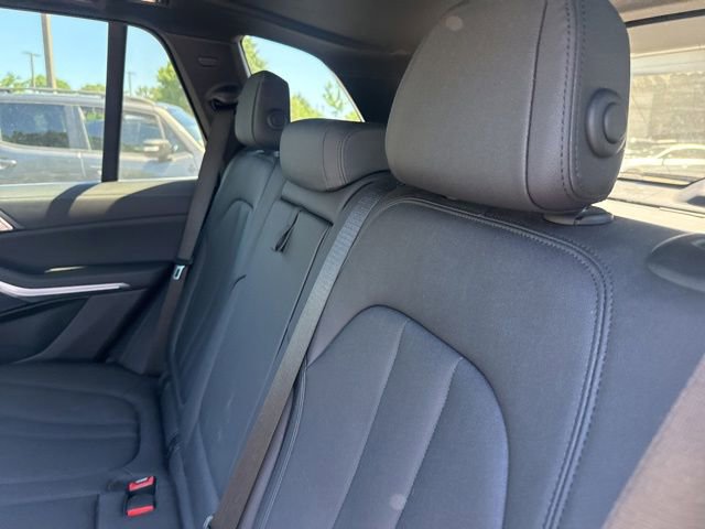 Used 2022 BMW X5 xDrive40i w/ Premium Package AWD/4WD image 12