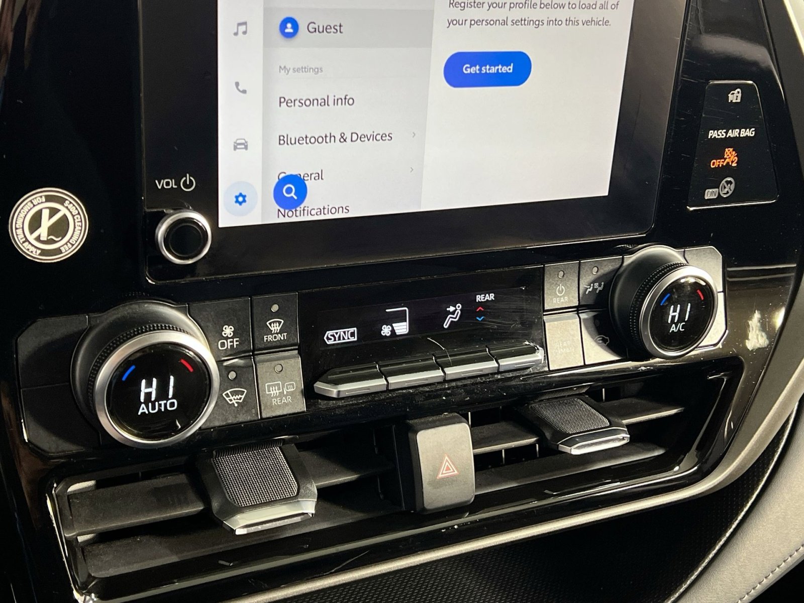 Used 2023 Toyota Highlander LE image 25