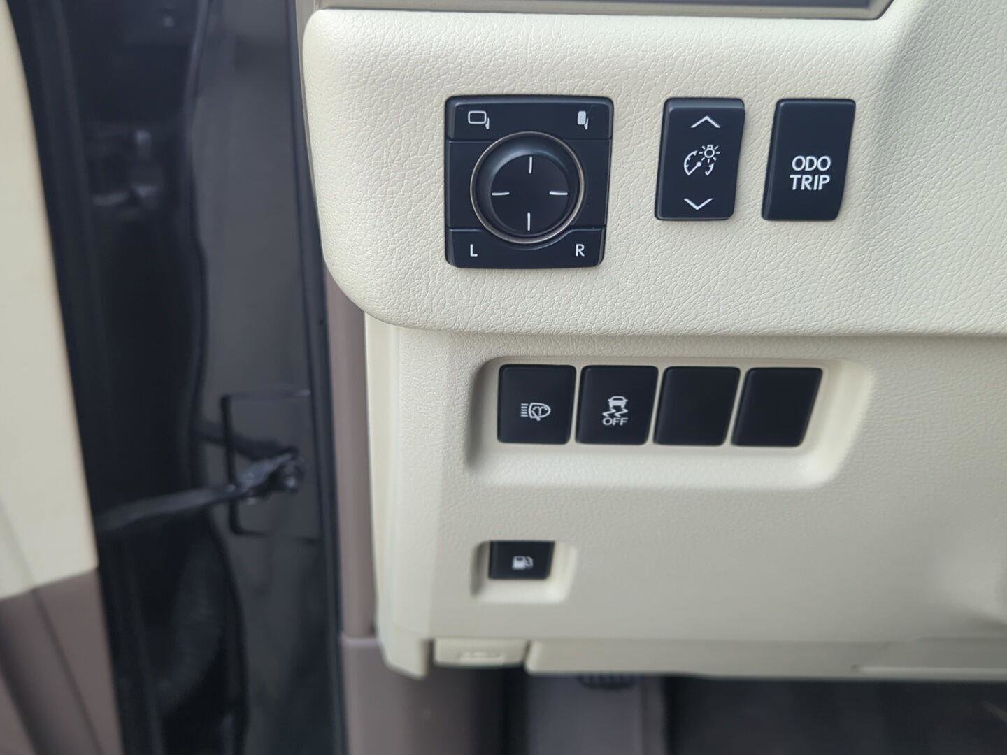 Used 2019 Lexus GX 460 Premium w/ Premium Package image 12