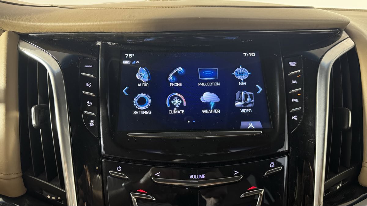 Used 2019 Cadillac Escalade Platinum AWD/4WD image 23