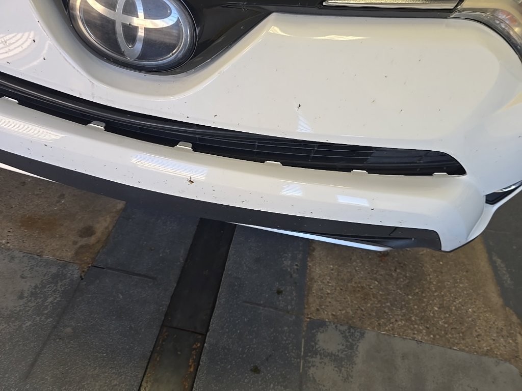 Used 2017 Toyota RAV4 XLE FWD image 3