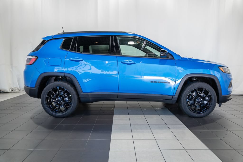 New 2026 Jeep Compass Latitude AWD/4WD image 3