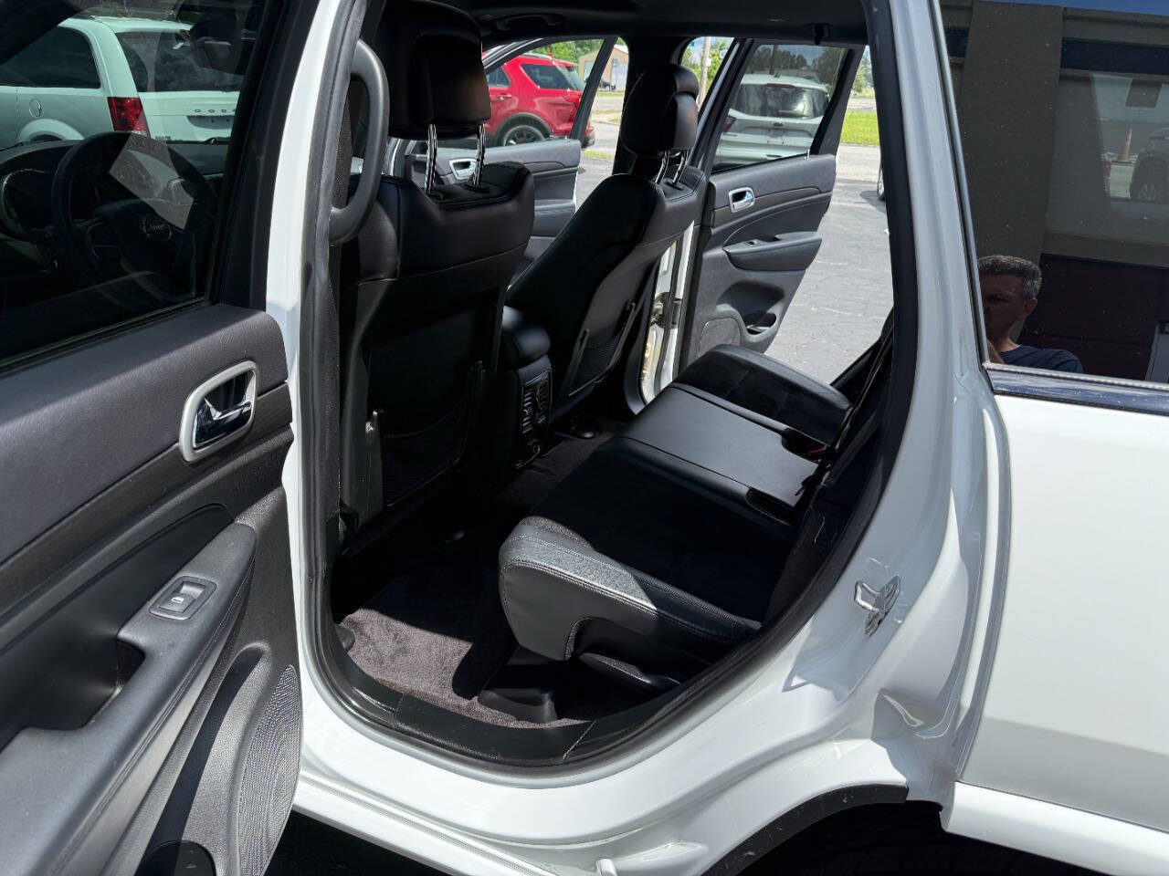 Used 2018 Jeep Grand Cherokee Altitude AWD/4WD image 11