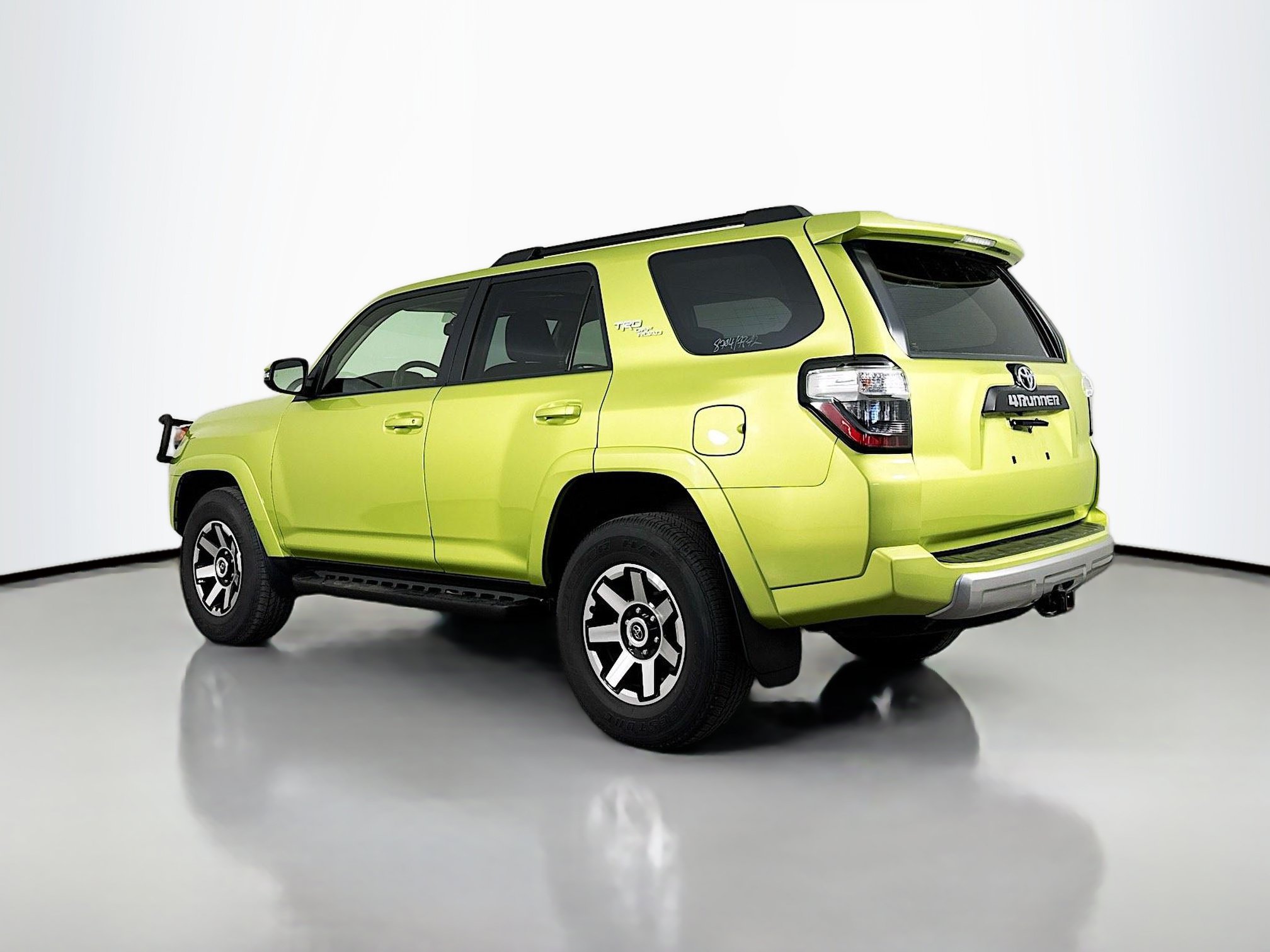 Certified 2023 Toyota 4Runner TRD Off-Road Premium w/ Off Road Premium Plus Package AWD/4WD image 5