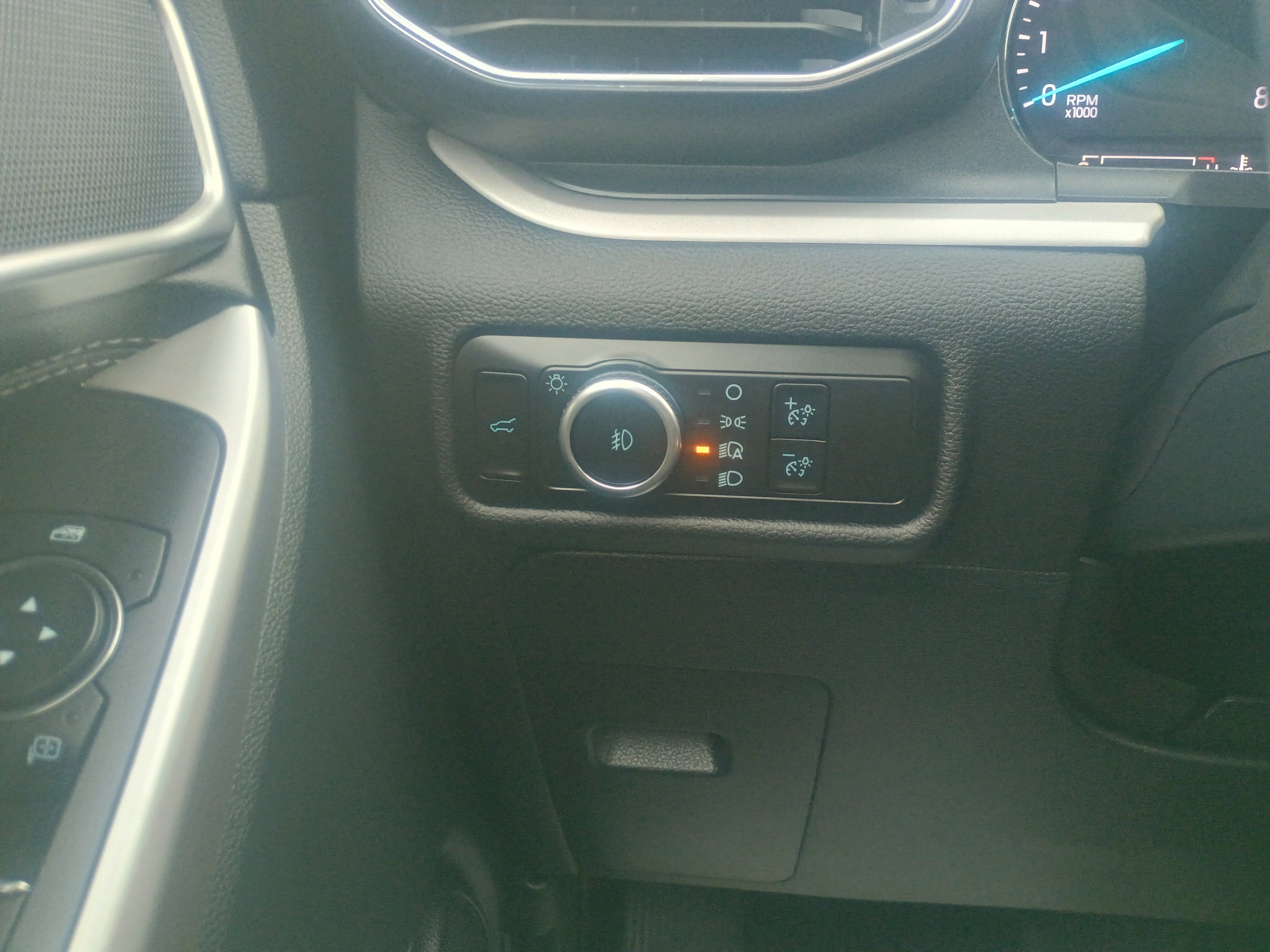 Certified 2023 Ford Explorer XLT w/ Equipment Group 202A image 19