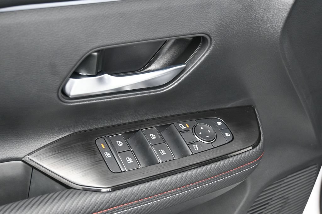 New 2026 Nissan Kicks SR w/ Cold Weather Package FWD image 14