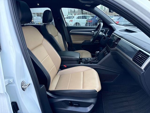 Used 2022 Volkswagen Atlas Cross Sport SEL R-Line image 12