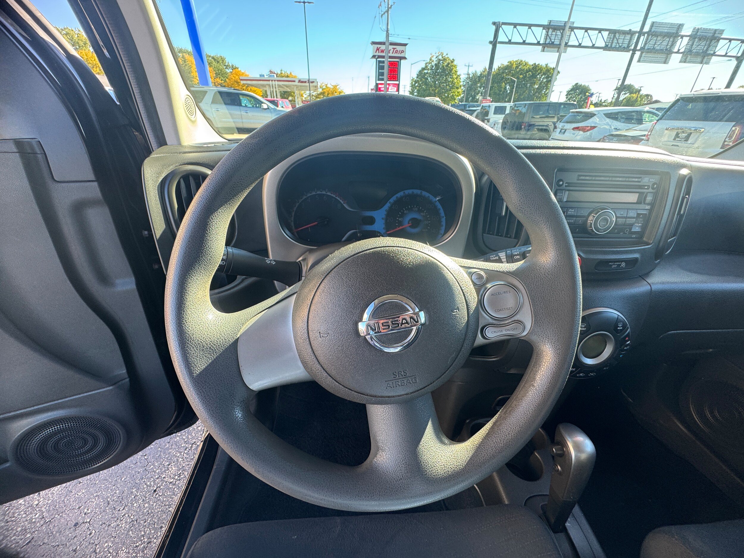 Used 2009 Nissan Cube 1.8 SL w/ Interior Designer Pkg FWD image 6
