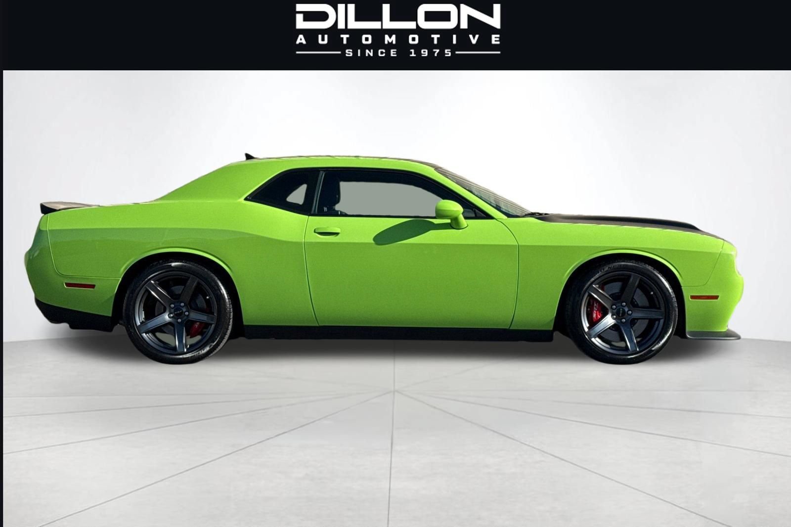 Used 2023 Dodge Challenger SRT Hellcat w/ Driver Convenience Group RWD image 3