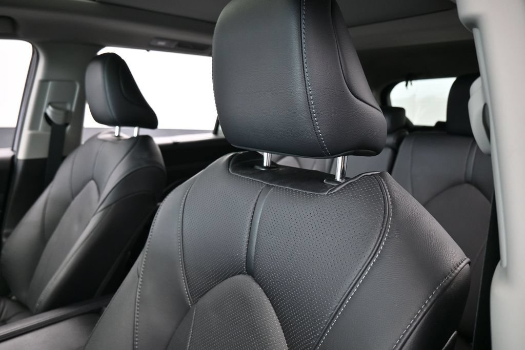 Used 2025 Toyota Grand Highlander FWD image 19