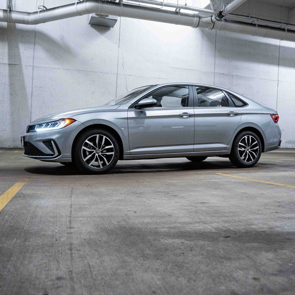 New 2026 Volkswagen Jetta SE image 3