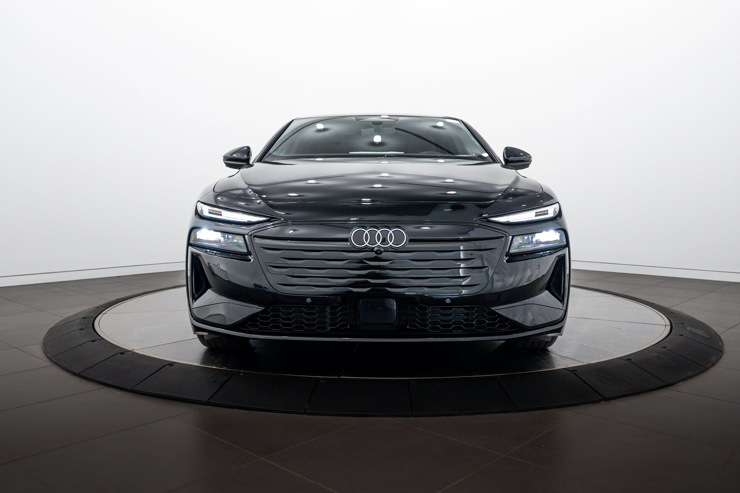Certified 2025 Audi A6 e-tron Premium Plus w/ Premium Plus AWD/4WD image 25
