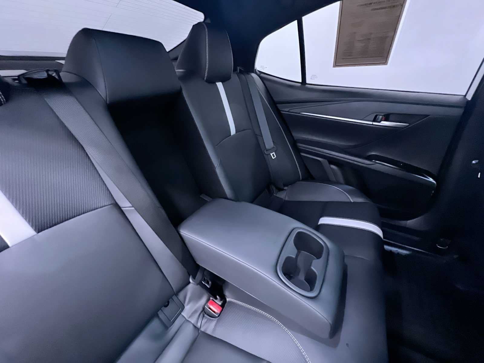 Used 2025 Toyota Camry SE w/ Convenience Package FWD image 37