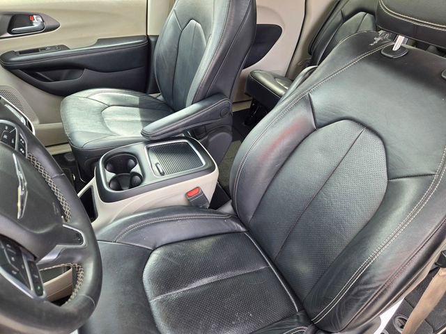 Used 2022 Chrysler Pacifica Touring-L FWD image 29