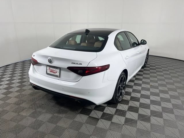 Used 2023 Alfa Romeo Giulia Ti w/ Active Assist Plus Package AWD/4WD image 7