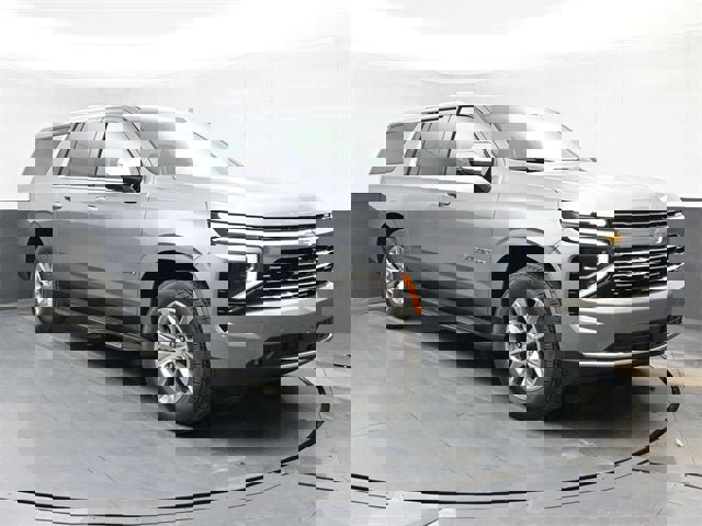 New 2026 Chevrolet Suburban Premier image 2