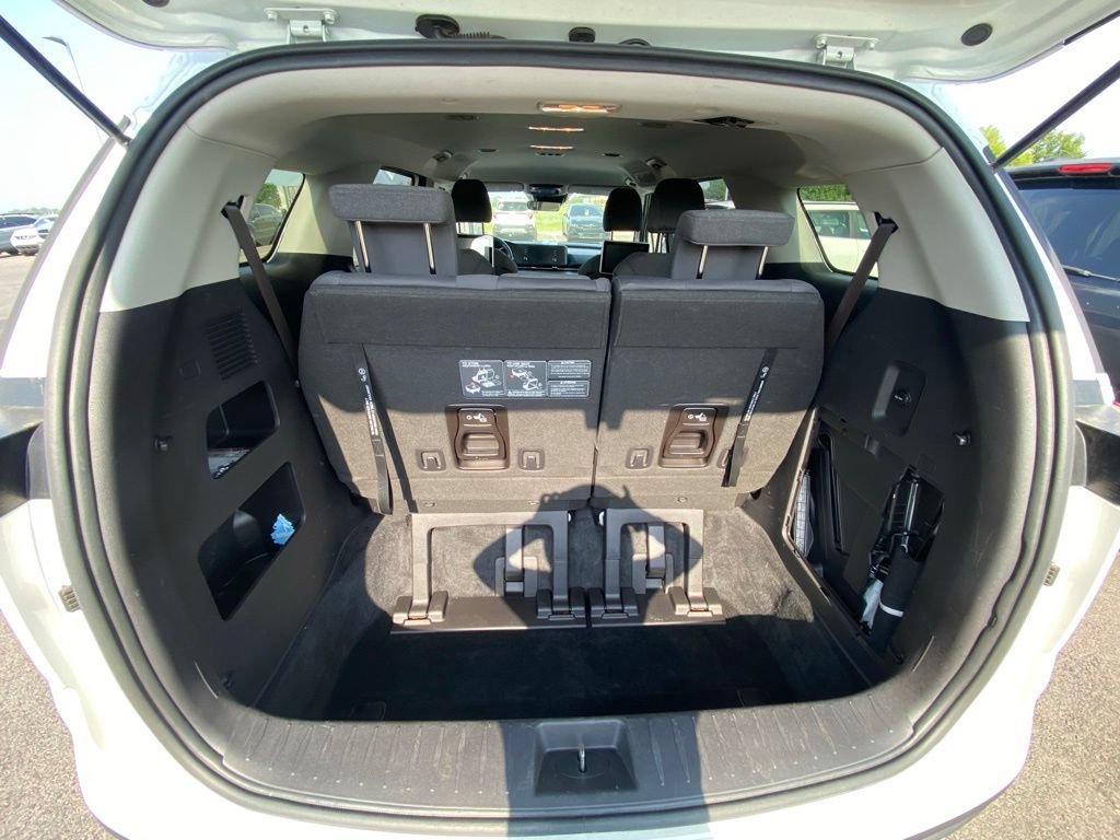Used 2022 Kia Carnival LX FWD image 14
