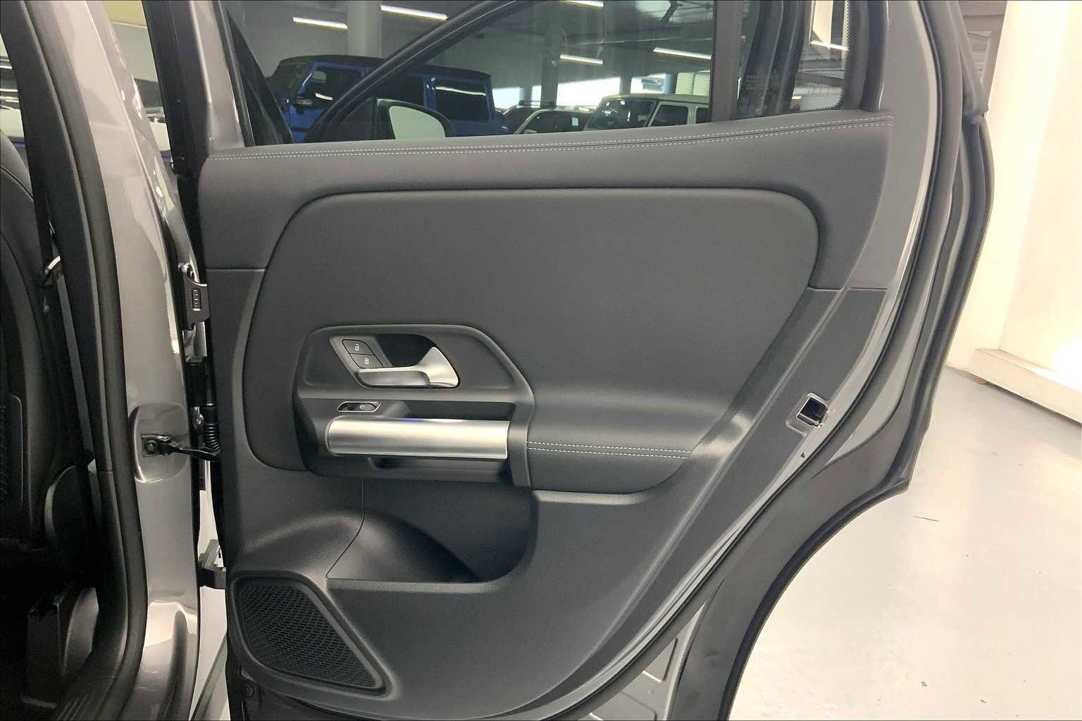 Used 2026 Mercedes-Benz GLA 250 image 12