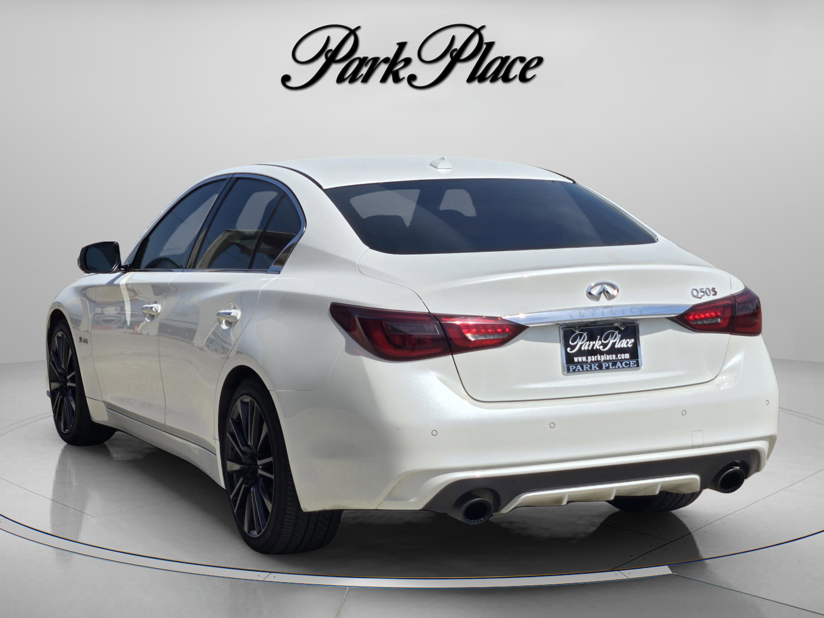 Used 2018 INFINITI Q50 Red Sport 400 w/ Sensory Package (Sport) image 4