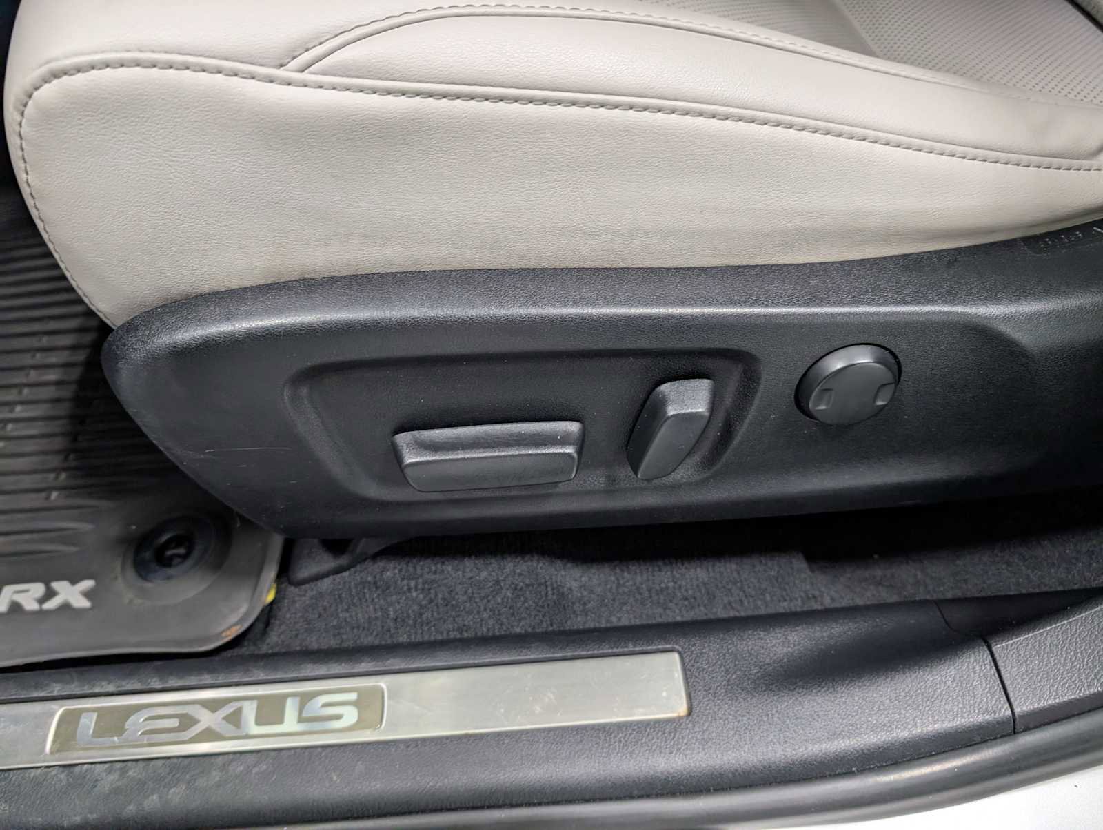 Used 2022 Lexus RX 350L AWD image 37