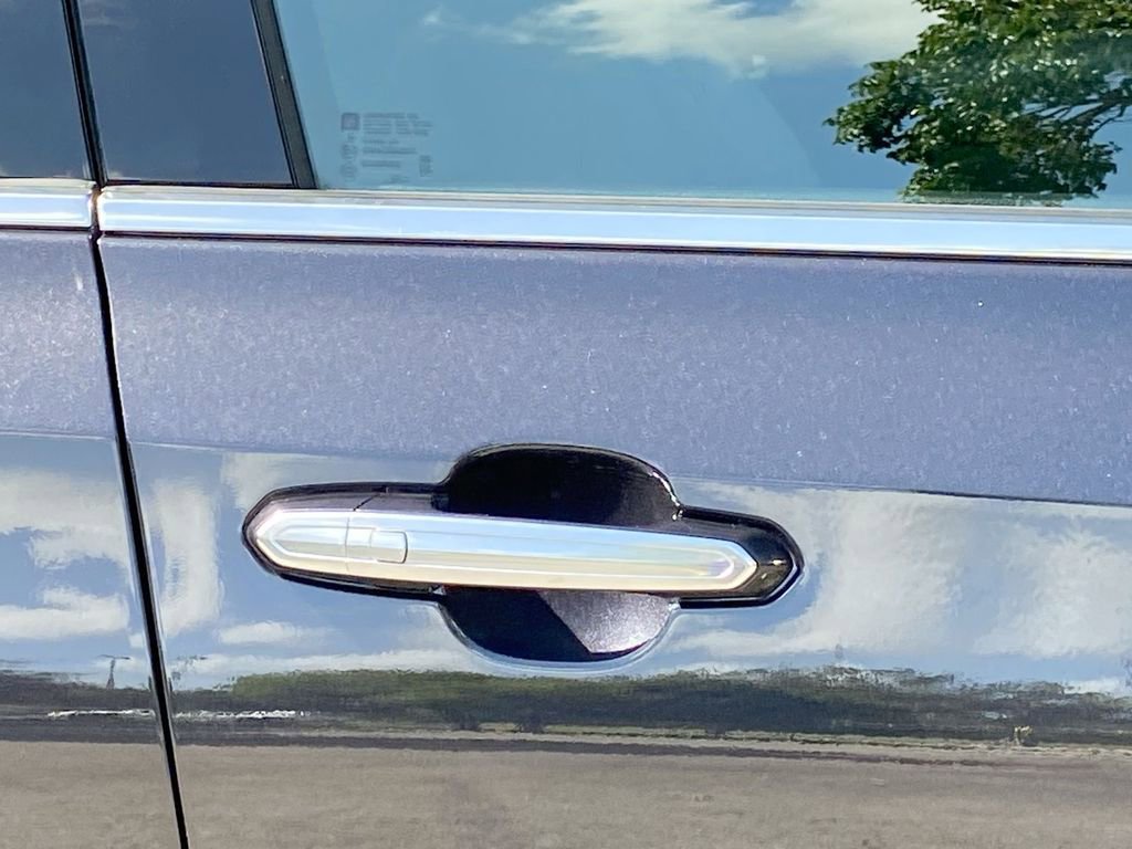 Used 2023 Cadillac XT4 Luxury w/ Cold Weather Package image 20