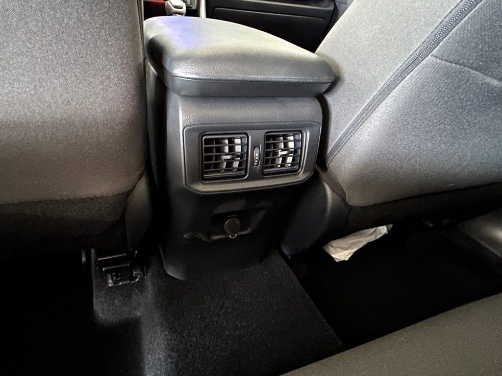 Used 2025 Toyota RAV4 LE image 39