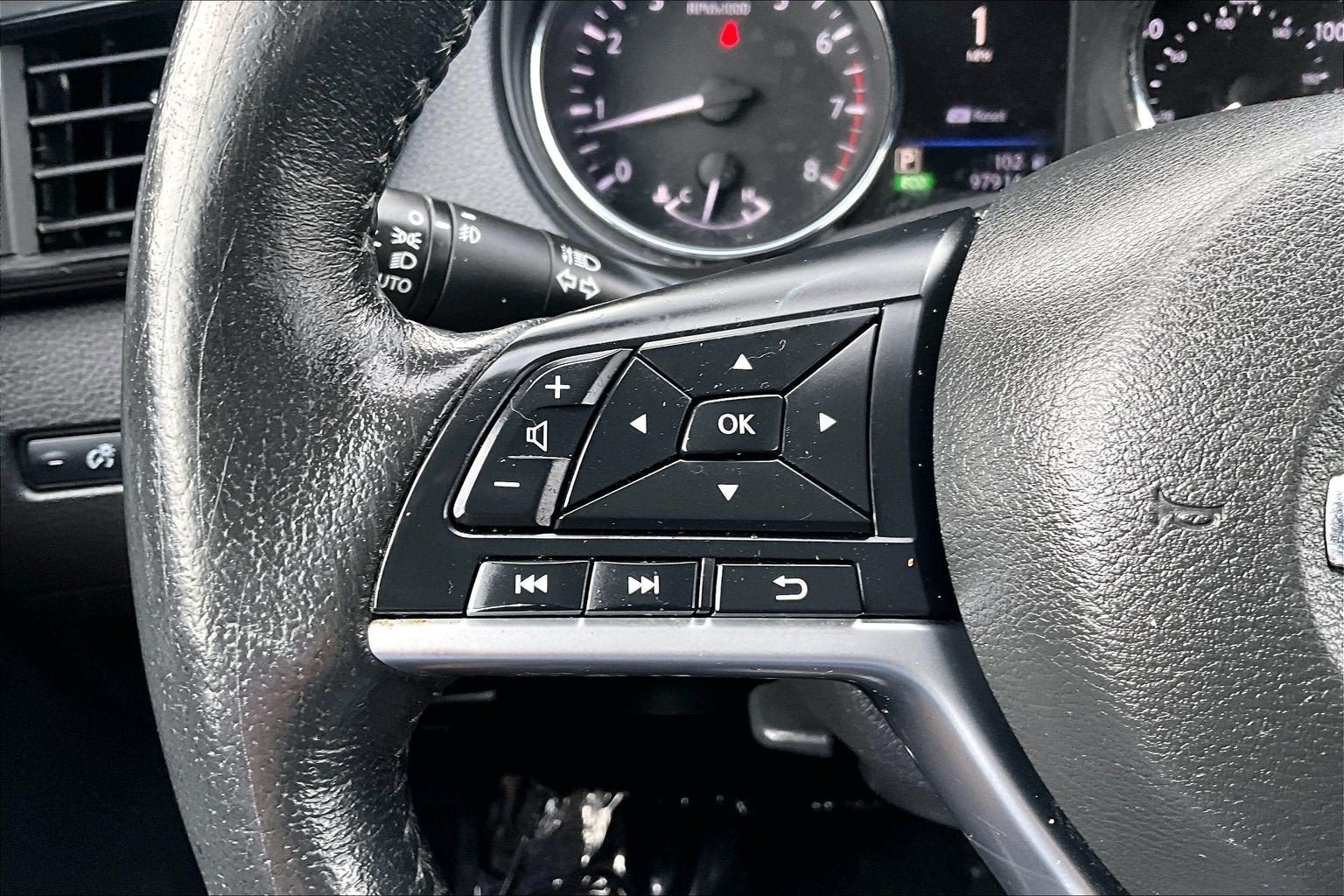 Used 2019 Nissan Rogue SL AWD/4WD image 17