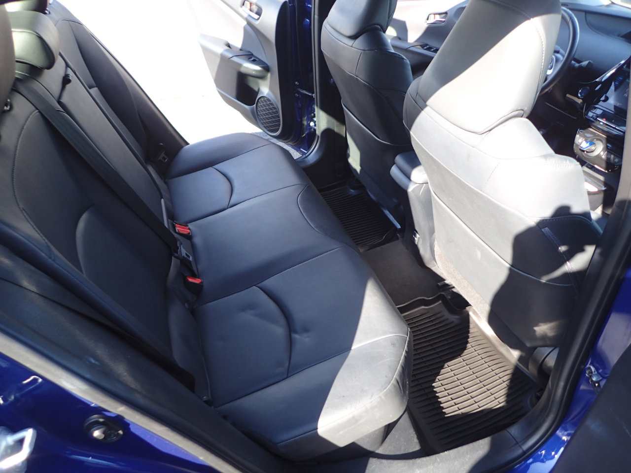 Used 2016 Toyota Prius Four image 12