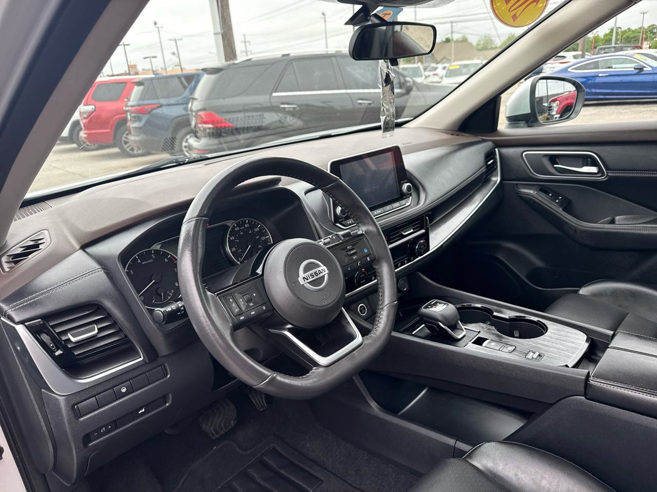 Used 2021 Nissan Rogue SV w/ Premium Package FWD image 12