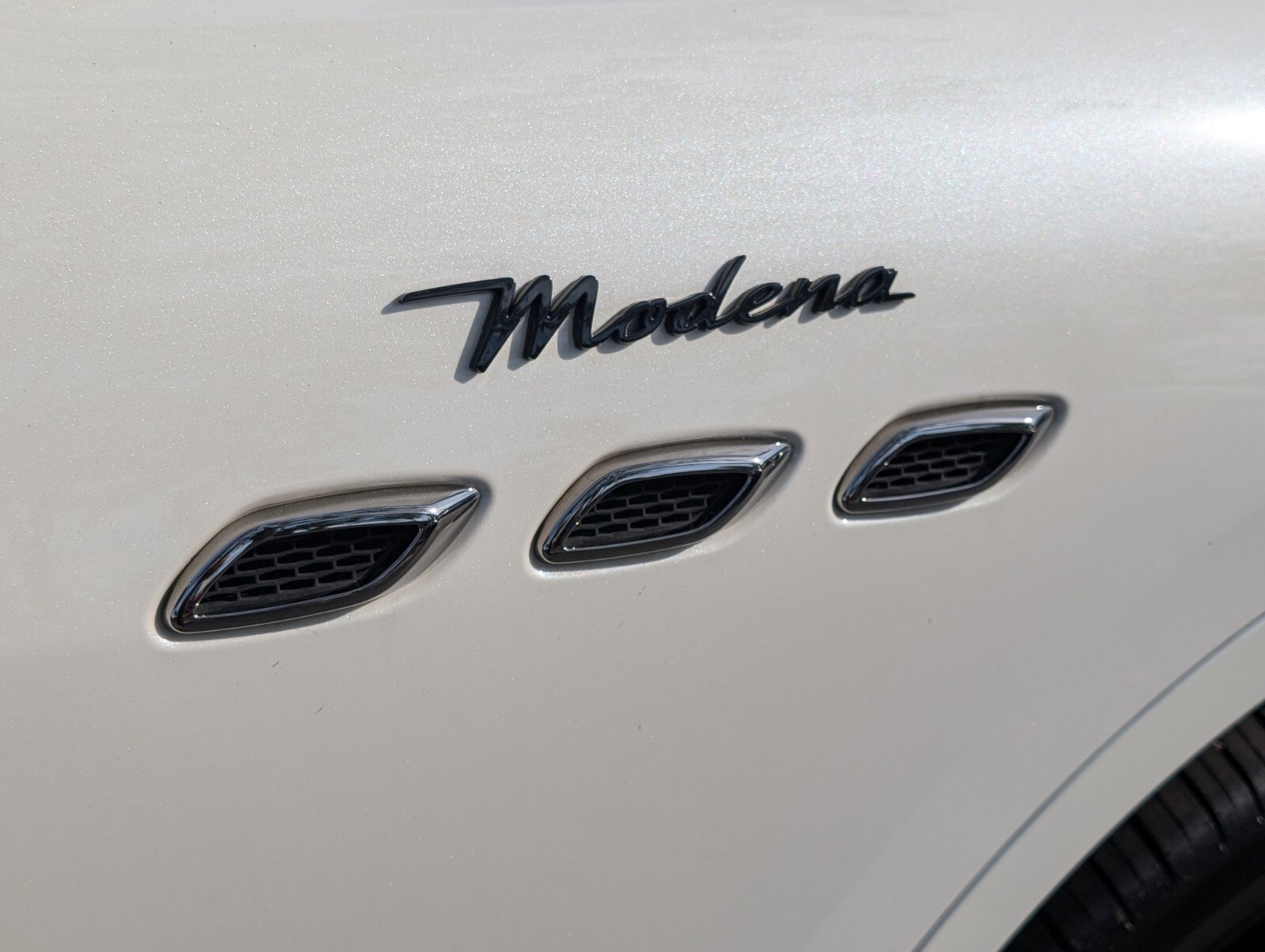 Used 2022 Maserati Levante Modena image 9