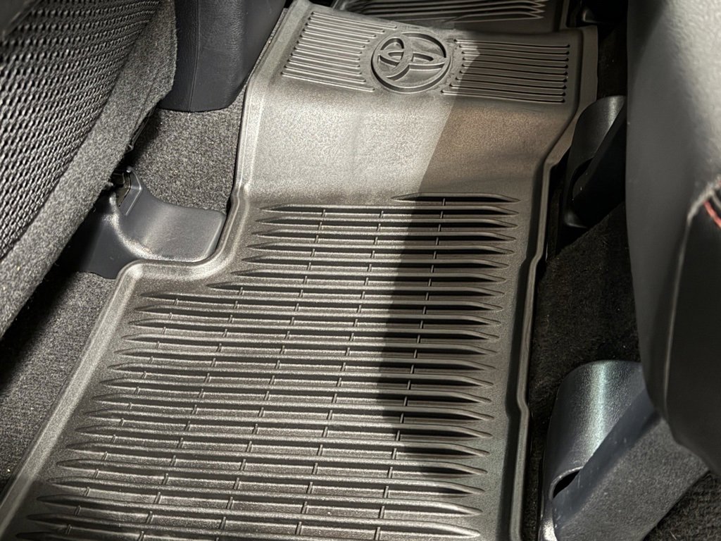 Used 2021 Toyota 4Runner Venture w/ Moonroof Package image 32