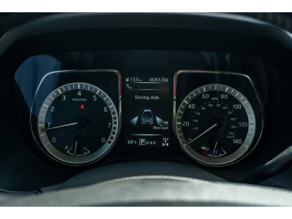 Used 2018 Nissan Titan SV w/ SV Convenience Package AWD/4WD image 21